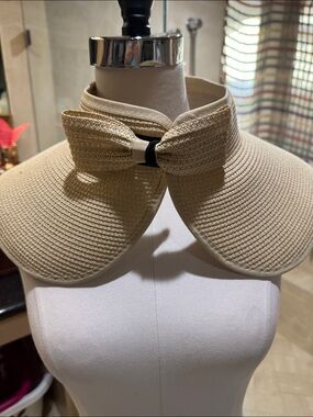 Neutral Straw Wide-Brim Visor Hat - Women's Sun Protection